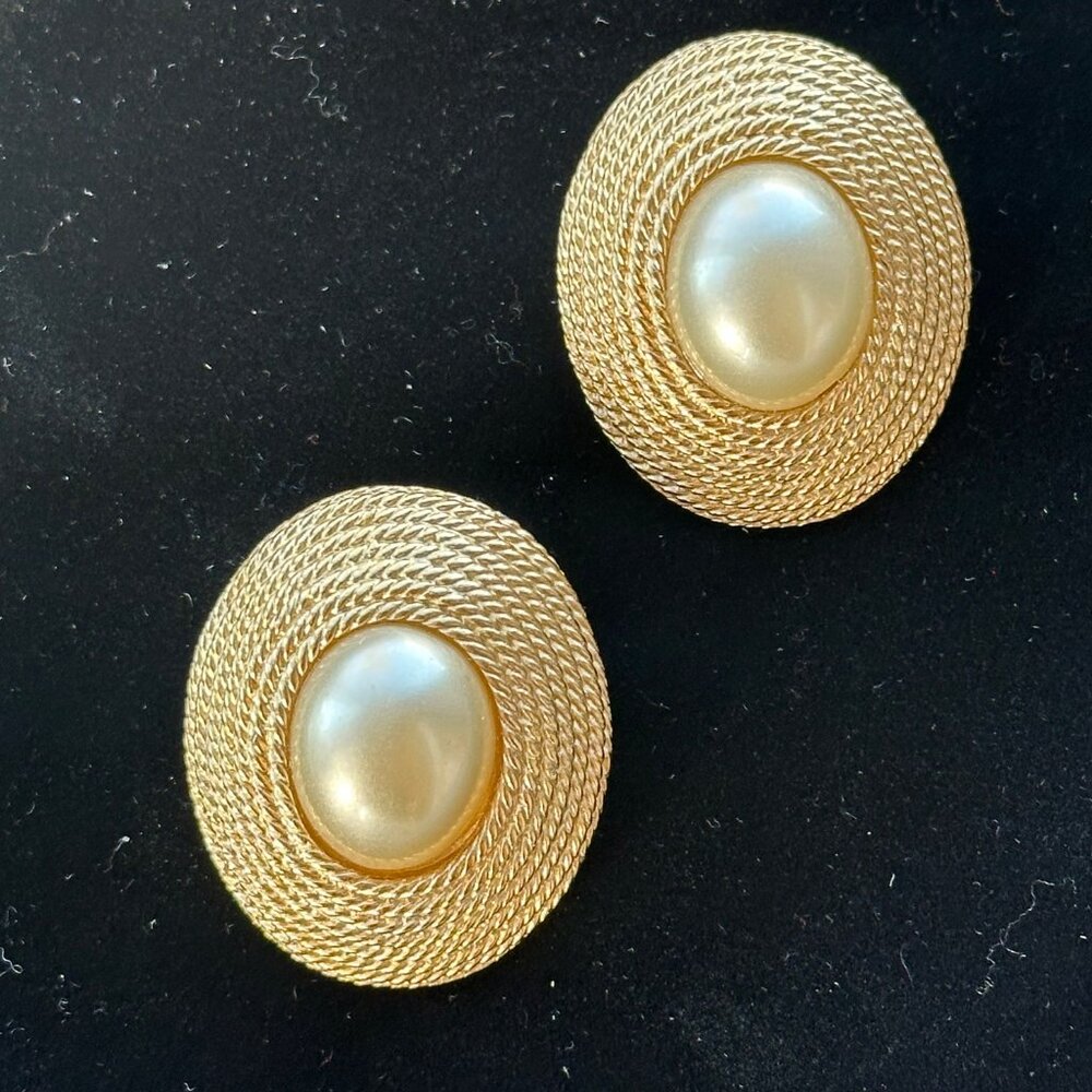Vintage Ciner Earrings Signed